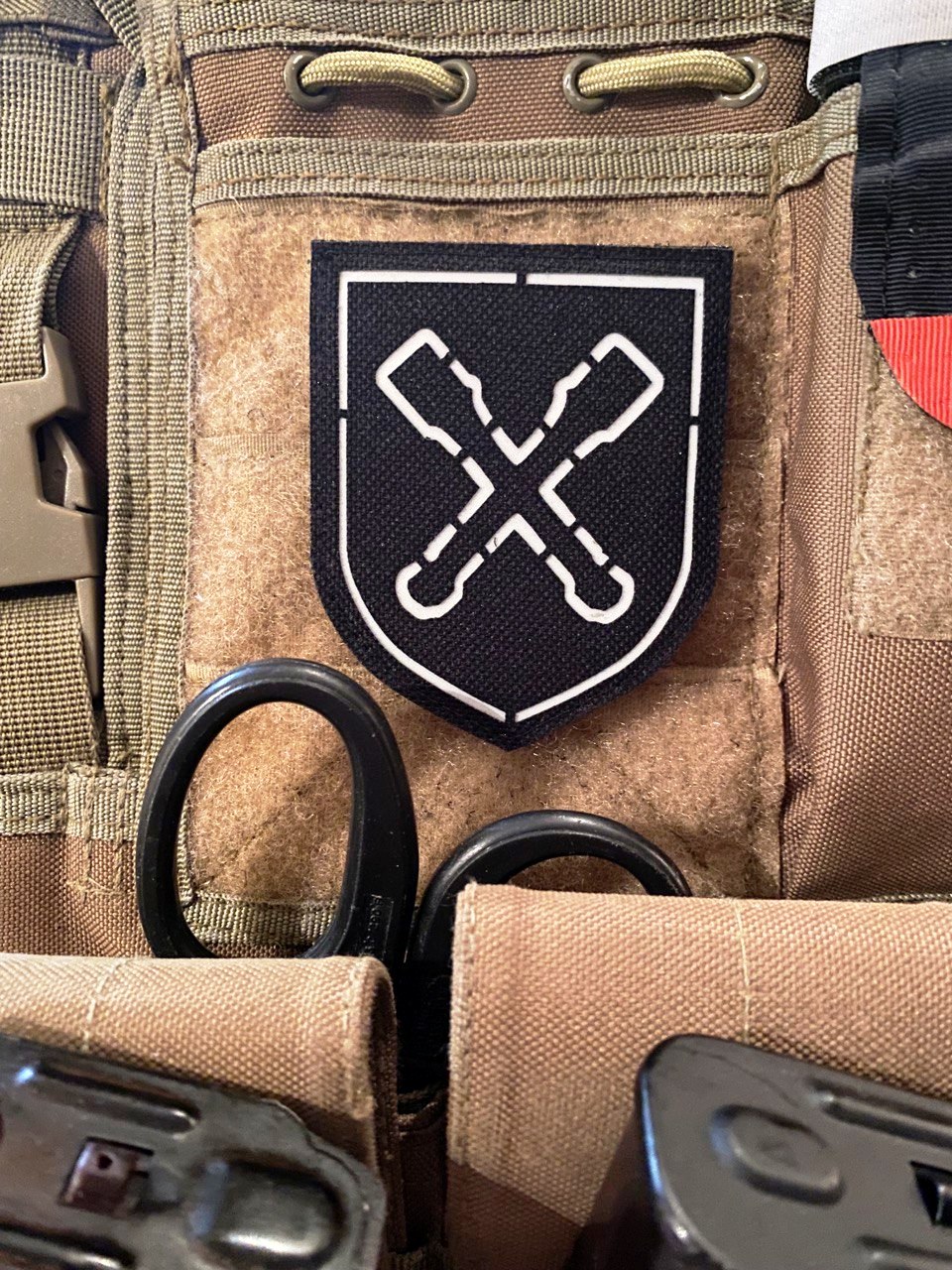 <strong>Шеврон «Гранати на щиті» lasercut.</strong>