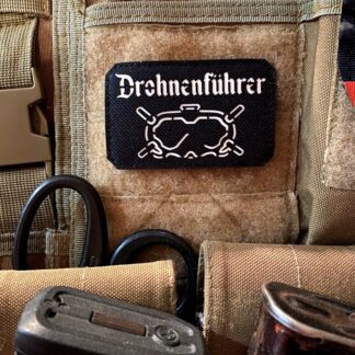 <strong>Шеврон "Drohnenfuhrer FPV" lasercut bk/gl</strong>