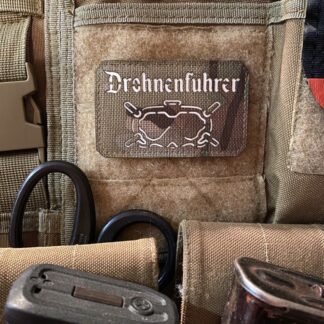 <strong>Шеврон "Drohnenfuhrer FPV" lasercut mc/gl</strong>