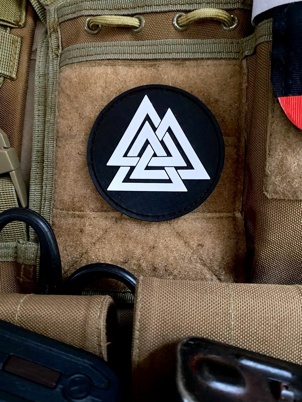 <strong>ПВХ шеврон «Valknut» круг bk/wh</strong>