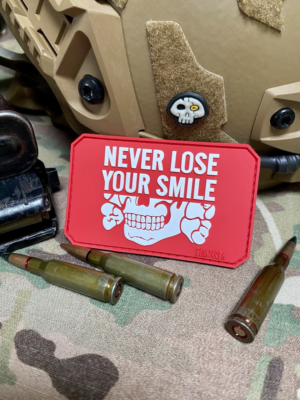 <strong>ПВХ шеврон «Never lose your smile» red</strong> - Зображення 3