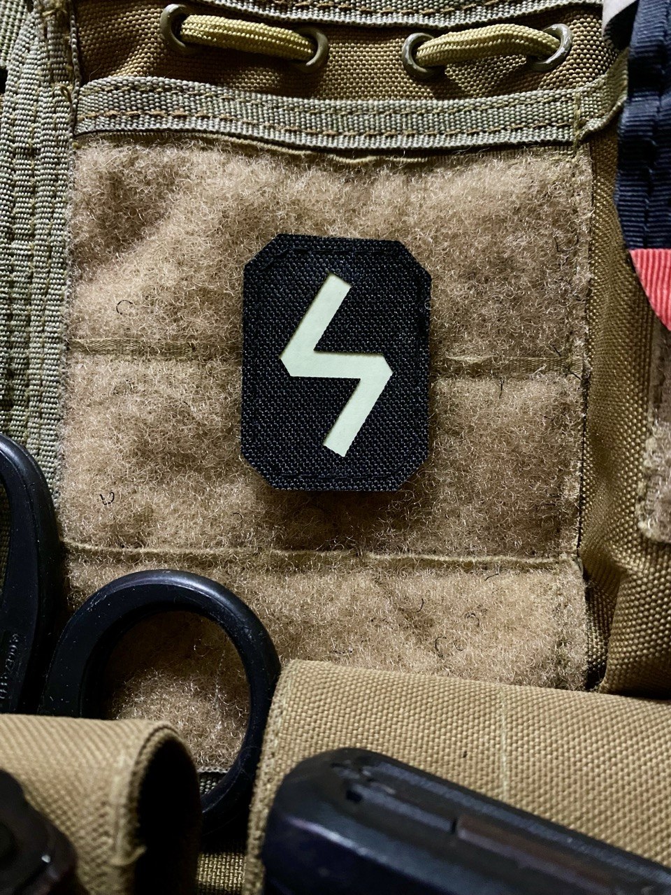 <strong>Шеврон «Руна Соулу» lasercut bk/gl</strong>